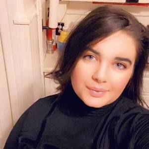 Meet your Posher, Halie